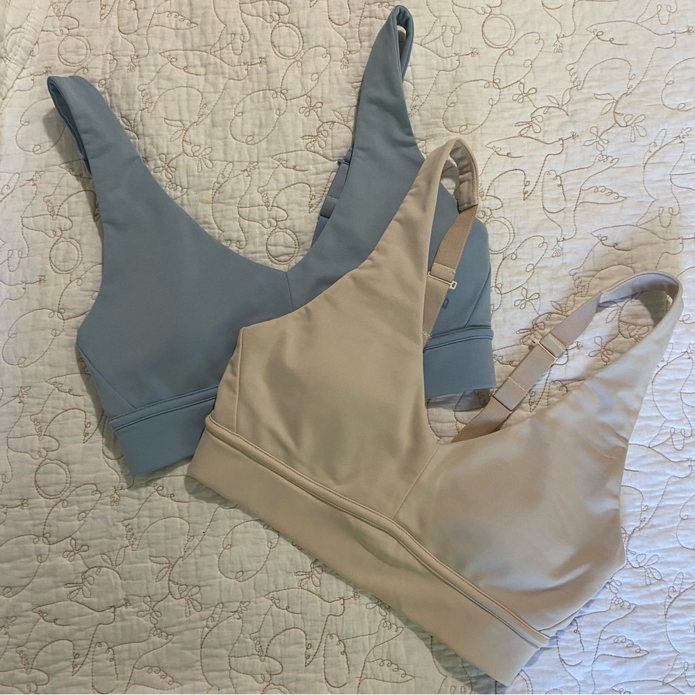Fabletics All Day Every Day Low Impact Bra Bundle | Blue and Cream | Small